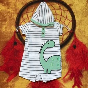 MAX & MARCUS-white/green stripe DINO print short sleeve hooded button one piece